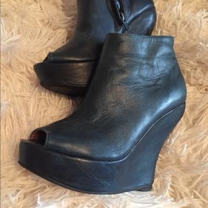!! final price Jeffrey Campbell tick boot